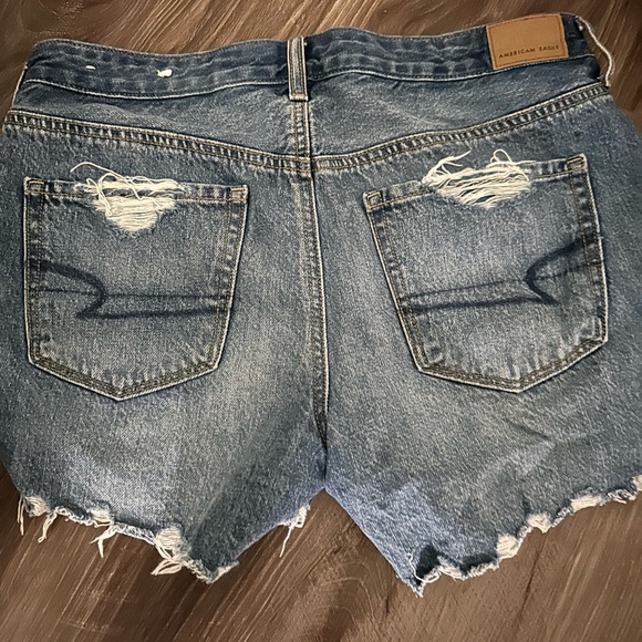 AE tomgirl midi jean short sz 8 - Picture 2 of 3
